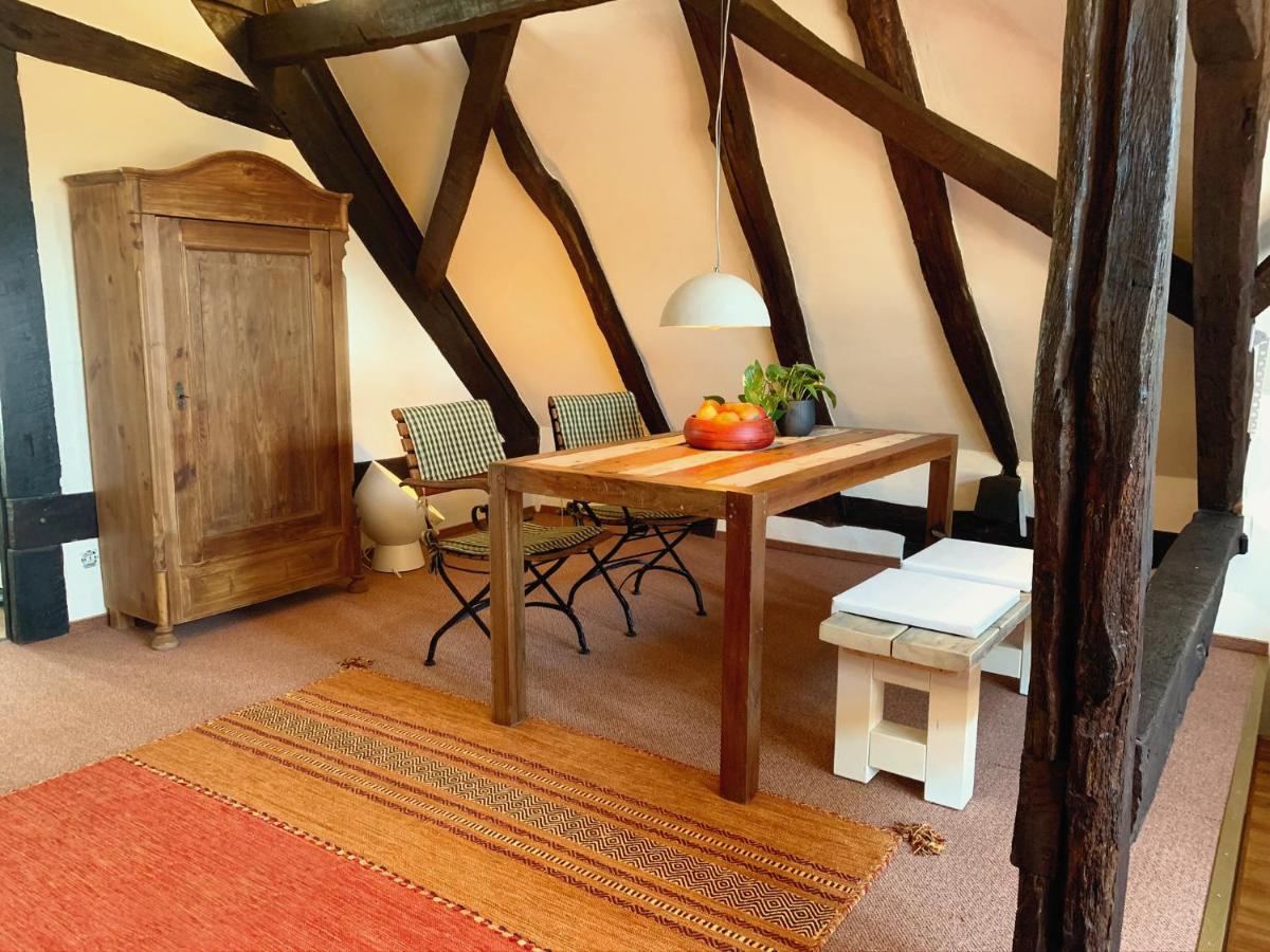 Historische Ferienwohnung Mit Kamin In Lich Bagian luar foto